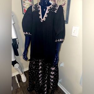 Mi Golondrina Chela Noche Y Crema Dress from 2023 Traces Of Ivory Collection